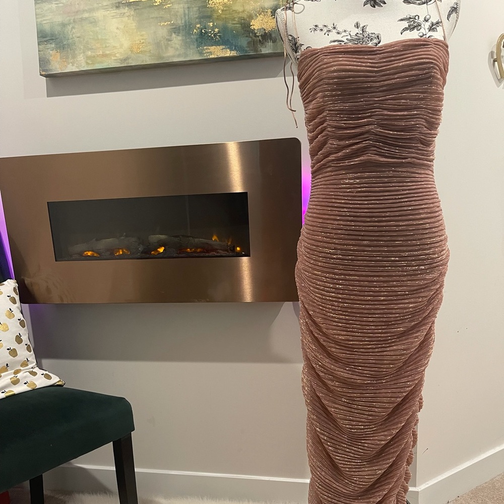 New Gilded Rose Gold bodycon maxi dress. - Picture 4 of 5